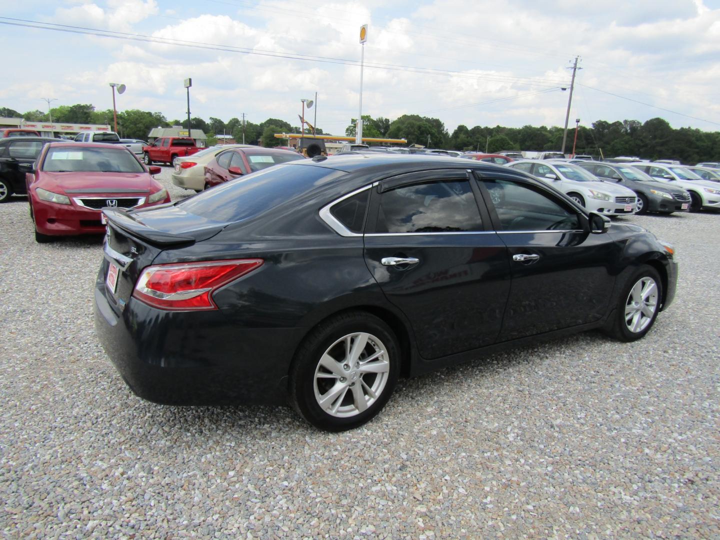 2013 Gray Nissan Altima 2.5 S (1N4AL3AP5DC) with an 2.5L L4 DOHC 16V engine, Automatic transmission, located at 15016 S Hwy 231, Midland City, AL, 36350, (334) 983-3001, 31.306210, -85.495277 - Photo#7